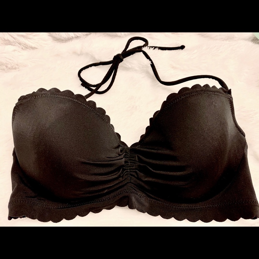 Victoria’s Secret Black Ruffle Bathing Suit Top 🖤